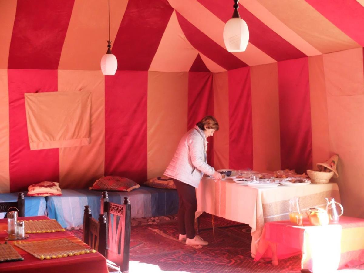 ホテル Sahara Family Camp メルズーガ エクステリア 写真